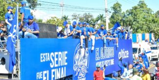 Tigres del Licey realizan gran caravana de celebración de su campeonato