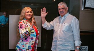 Artista Kerty Calderón lanza candidatura diputada PRD por SDE