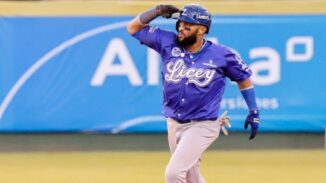 El Licey blanquea 8-0 a los Gigantes y avanza hasta la Serie Final