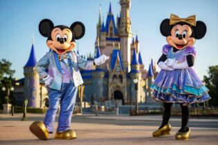 FLORIDA: Gobernador firma la ley desmantela régimen fiscal Disney