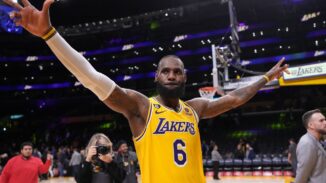 LeBron James se convierte en el máximo anotador en historia NBA