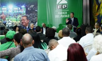 Leonel dice sus gobiernos son los que más se ocuparon de la UASD