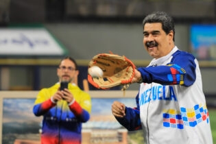 Maduro entrega nuevo estadio en Caracas para celebrar la Serie del Caribe