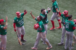 México vence a República Dominicana en su debut en la Serie del Caribe