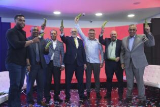 Los peloteros dominicanos muestran gran orgullo patrio «Plátano Power»