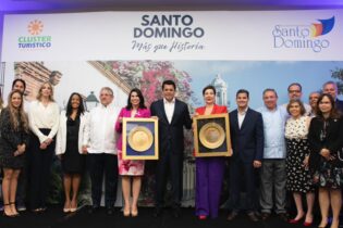 La Asociación de Hoteles y el Cluster Turístico reconocen labor de Turismo en la recuperación del Turismo