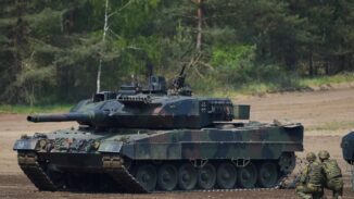 OTAN llama a países miembros a pasar a una economía de guerra