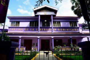 El PLD pide a la JCE investigar incidente con policías en su sede