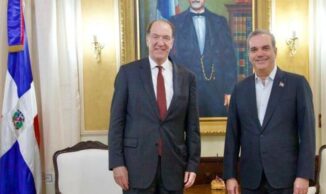 Abinader recibe en el Palacio al presidente del Banco Mundial