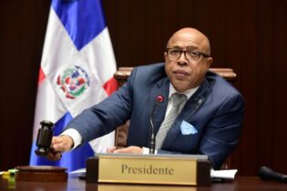 Pacheco: En todas las encuestas Abinader obtiene más del 50%