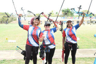 Equipo compuesto RD gana oro Copa Merengue de Tiro con Arco