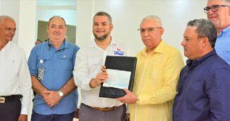 El FEDA entrega cheques por más de RD$ 10 millones a ganaderos
