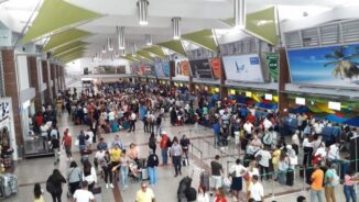 Más de 400,000 personas viajaron en abril 2023 a través del AILA