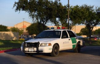 EEUU: Conductor mata 7 personas tras embestir un refugio en Texas