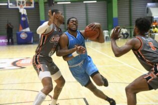 Titanes y Reales triunfan en la fase eliminación de la Súper Liga LNB