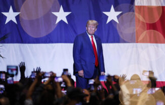 Trump denuncia abuso de poder y «feroz persecución» en su contra