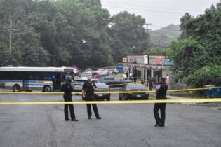 EEUU: Al menos 3 muertos y cinco heridos en un tiroteo en Kansas