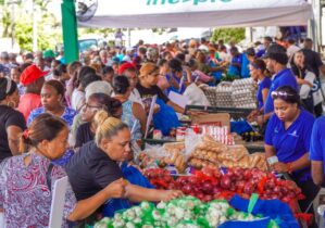 Miles de personas se beneficiaron de la feria “Inespre Está Padrísimo” en Santo Domingo Este