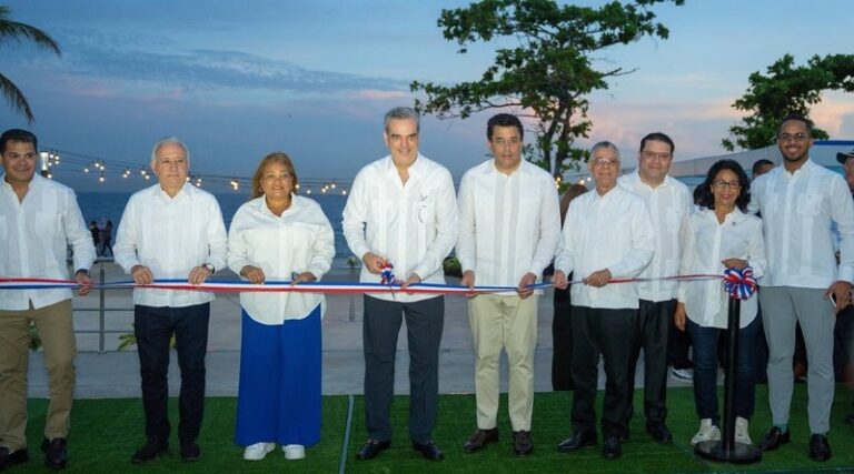 Abinader y Collado inauguran nuevo malecón de Santo Domingo Este con inversión RD$310 mm