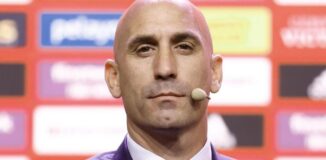 Fiscalía abre diligencias por el beso de Luis Rubiales y ofrece a Jenni Hermoso denunciarle