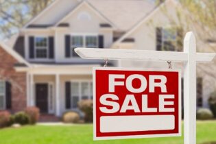 ¿Por qué los latinos invierten en el sector inmobiliario de EEUU?