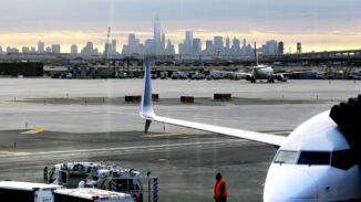 EEUU: Reducción de vuelos desde y hacia NY se extenderá hasta octubre