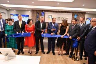 Presidente dominicano inaugura oficina Banreservas en Nueva York