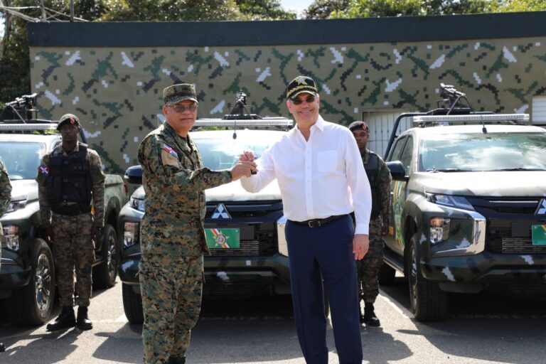 Gobierno dominicano entregará vehículos y equipos al Ejército