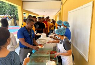 Estudiantes de PREPARA reciben alimentación escolar los fines de semana por primera vez