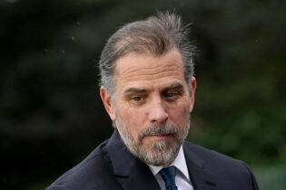 EE.UU: Acusan hijo de Biden de 3 delitos relacionados con armas