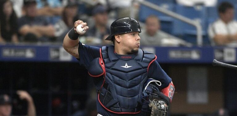 Estrellas Orientales contratan al receptor boricua Juan Centeno