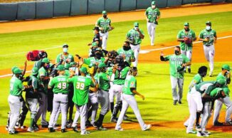 Las Estrellas vencen a Los Toros en apertura torneo pelota invernal