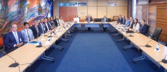 Valdez Albizu se reúne con constructores para valorar estímulo monetario al sector