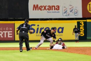 Gigantes derrotan a los Leones y continúan indetenibles en beisbol