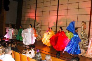 Fundación Voz y Alma de Mujer presenta sus logros durante sexto aniversario y pone a circular libro