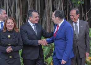 JCE comparte experiencias del sistema electoral de RD con embajadores