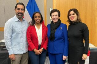 Embajadora Sonia Guzmán participa en Noche Internacional en Academia del FBI en Virginia