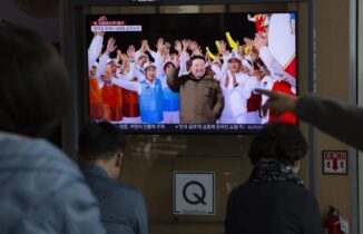 COREA DEL NORTE: Dice satélite espía está en órbita; aumenta la presión