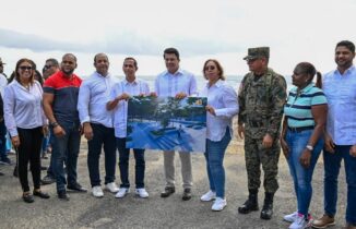 David Collado deja iniciadas obras en los Bajos de Haina