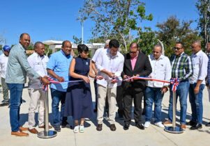 Collado entrega renovado Parque de Pepillo Salcedo para impulsar el Turismo