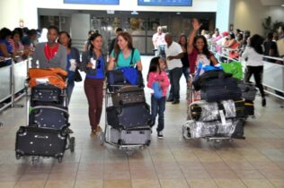 Aduanas inicia exoneración de artículos por hasta 4 mil dólares