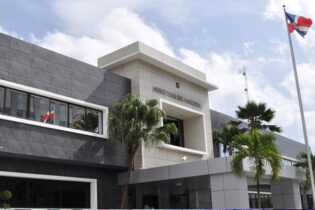 Hacienda destaca mejoras en calificaciones crediticias y fiscales