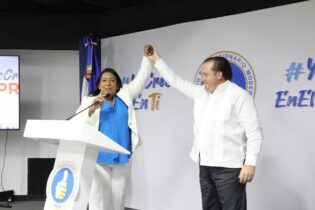 PRM juramenta a Altagracia Tavárez exvicepresidenta y exsecretaria de asuntos municipales del PRD