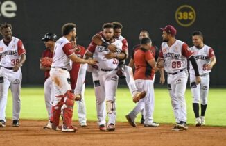 Licey frena seguidilla de triunfos de las Estrellas; Gigantes respiran