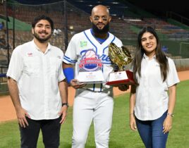 Entregan trofeos a ganadores premios Los Dominicanos Primero