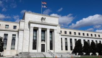 EEUU: Reserva Federal mantiene los tipos de interés y augura bajadas