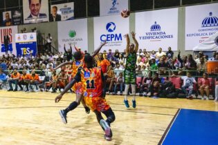 Club Savica aventaja la final torneo basket superior de Higüey
