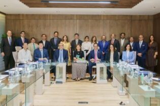 Directivos del Conep conversan con vicepresidenta sobre futuro de RD