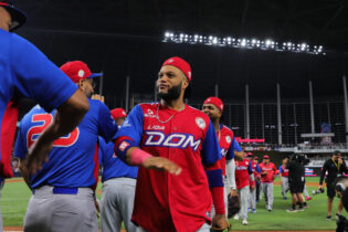Canó y Valdez guían a República Dominicana sobre PR en la SC