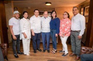 Dimiten dirigentes de la FP y del PLD en Santiago